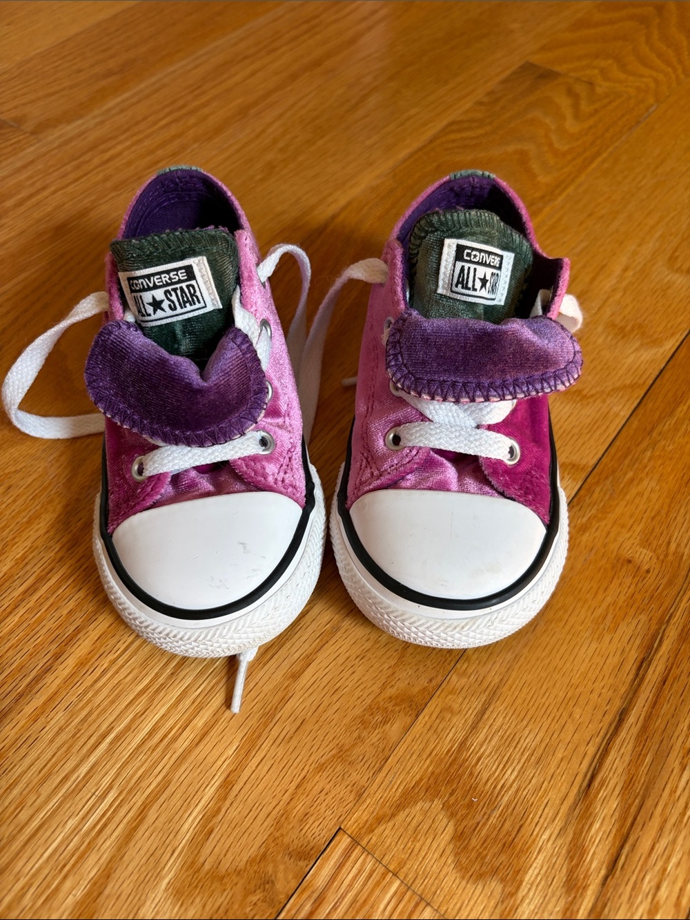 Converse Chuck Taylor All Star, Velvet Low Top Sneakers